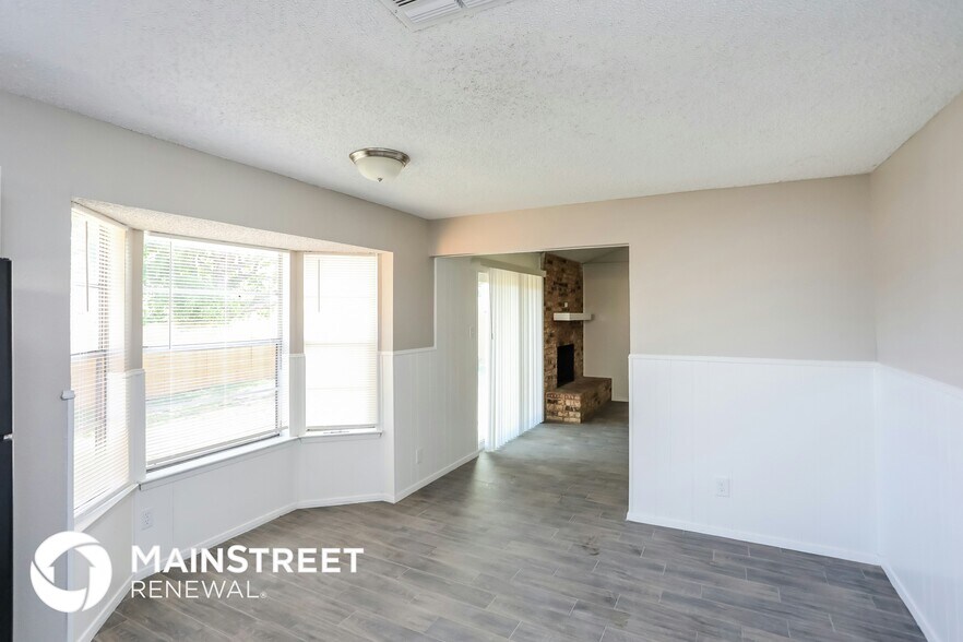 Building Photo - 6409 Stardust Dr S