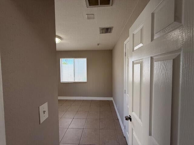 Building Photo - 400 Metcalf Ct