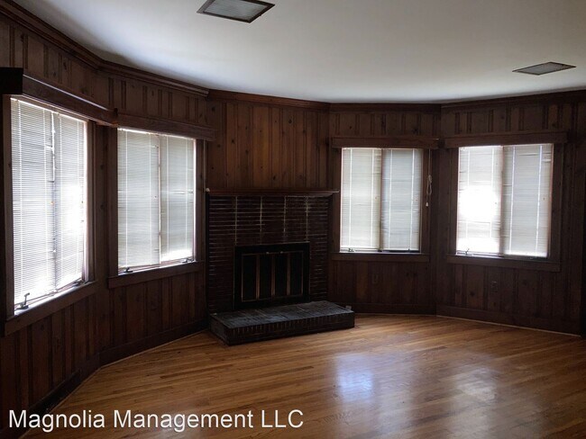 Building Photo - 3 br, 2 bath House - 137 W. Andrews Ave