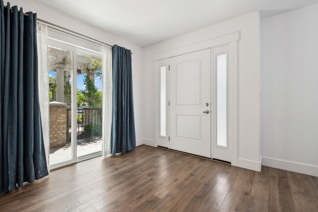 Building Photo - 1792 W Torlundy Dr