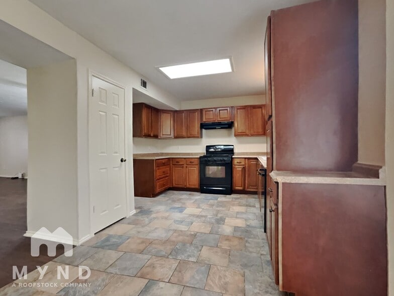 Building Photo - 13311 Raven Flight Dr