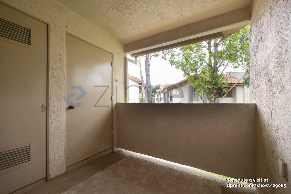 Building Photo - 10347 Azuaga St