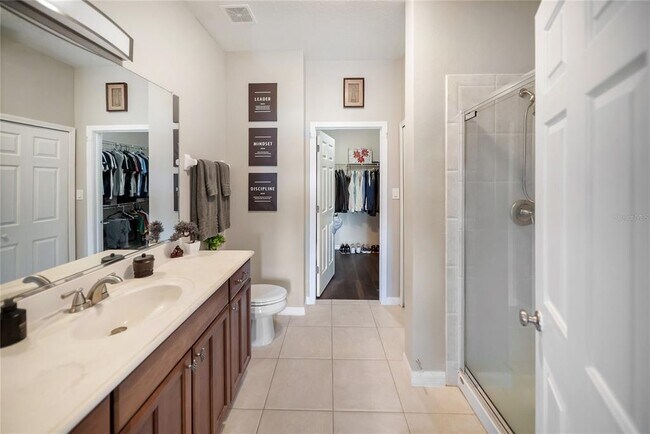 Building Photo - 3760 Parkridge Cir