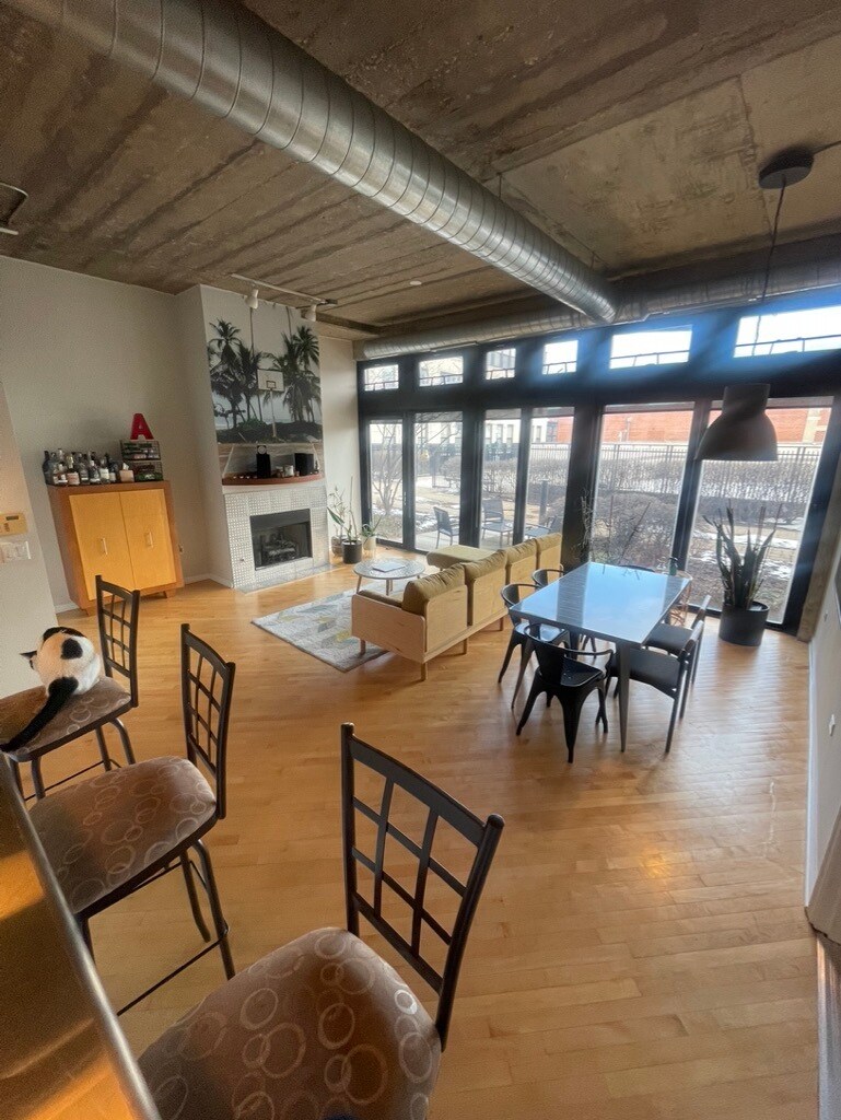 great room - 1000 W 15th St