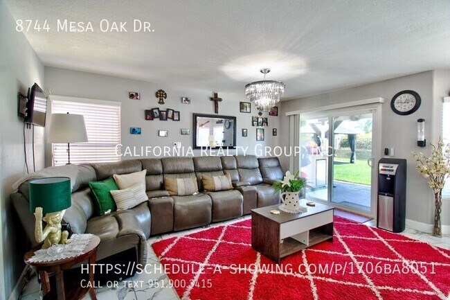 Building Photo - 8744 Mesa Oak Dr