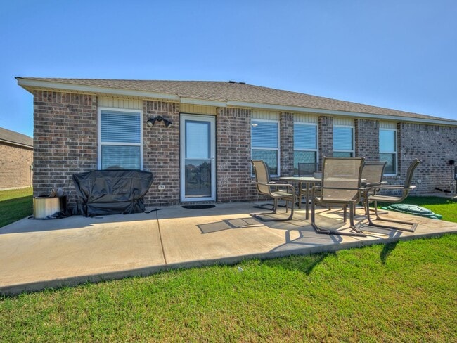 Building Photo - 313 Foxtrot Ter