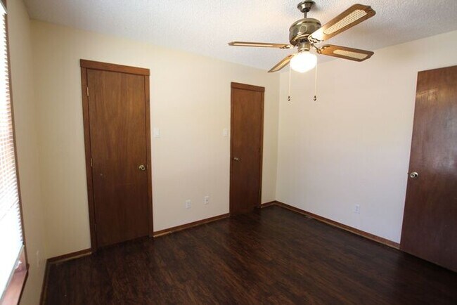 Building Photo - Beautiful 3 Bed 2 Bath Home in Tyler's Azalea District