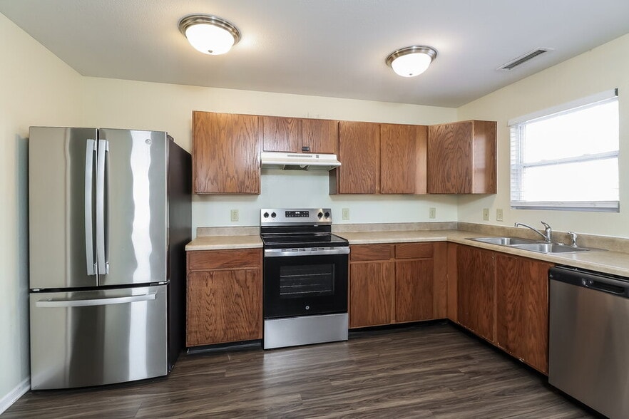 Building Photo - 1018 Allegiance Dr