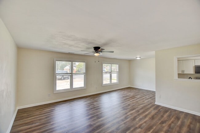 Building Photo - 3900 Raintree Ct