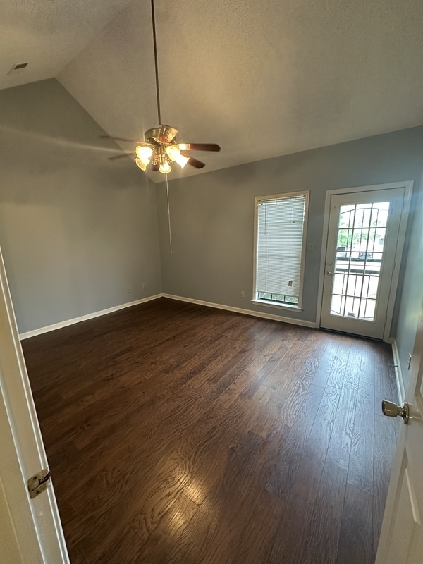 Building Photo - 8200 Town N Country Dr