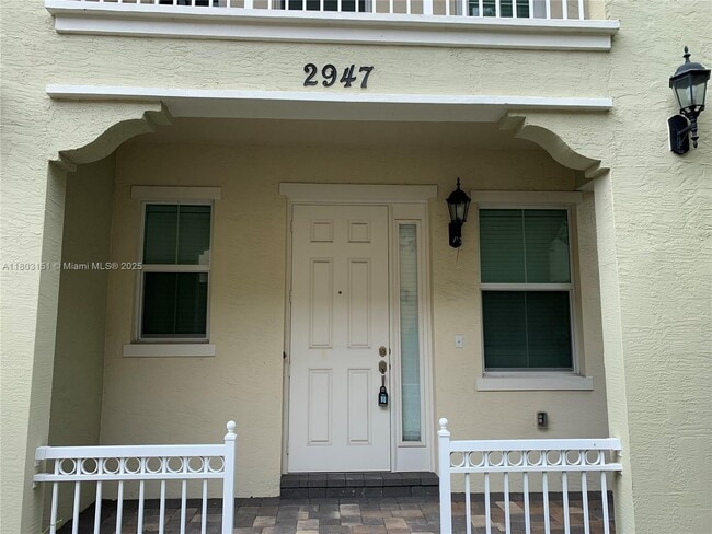 Building Photo - 2947 St Thomas Dr