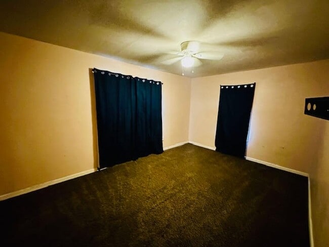 Building Photo - A Great 2 bed/1 bath Home in Pine White Hall!