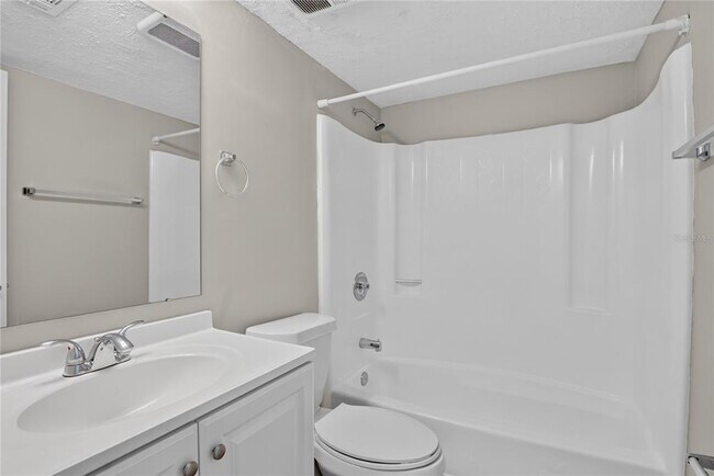 Building Photo - 53 Windtree Ln