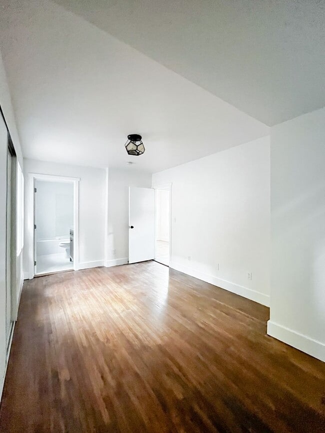 Building Photo - 2246 N Alvarado St