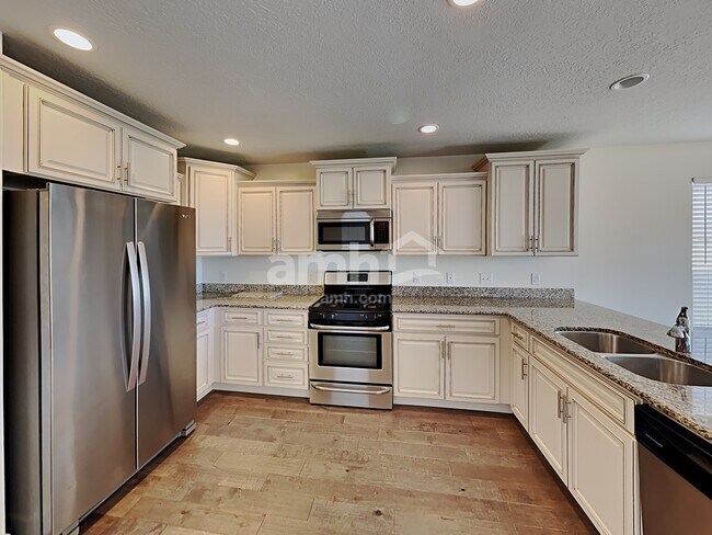 Building Photo - 1641 E Tumwater Ln