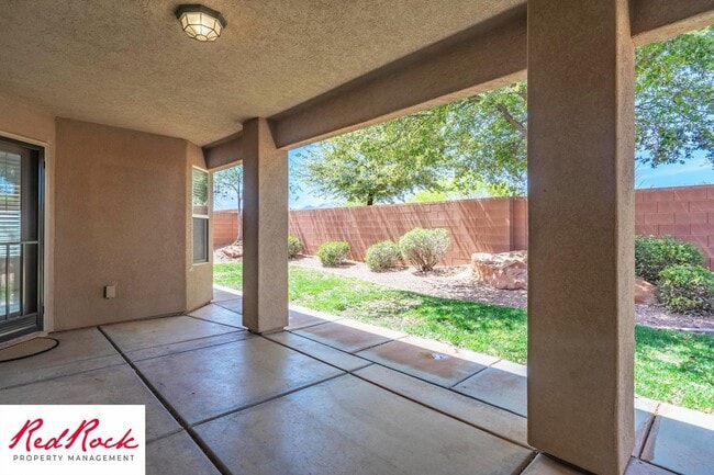 Building Photo - 4 Bedroom in Amber Estates - Newer LVP Flooring throughout home!