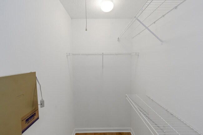 Building Photo - 129 Meadow Ct