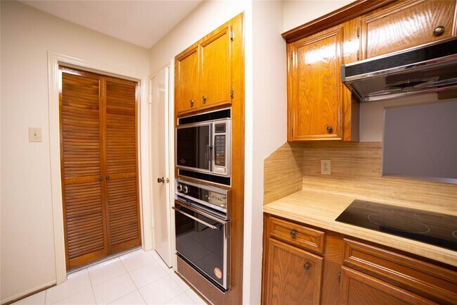 Building Photo - 13214 Ensley Wood Dr