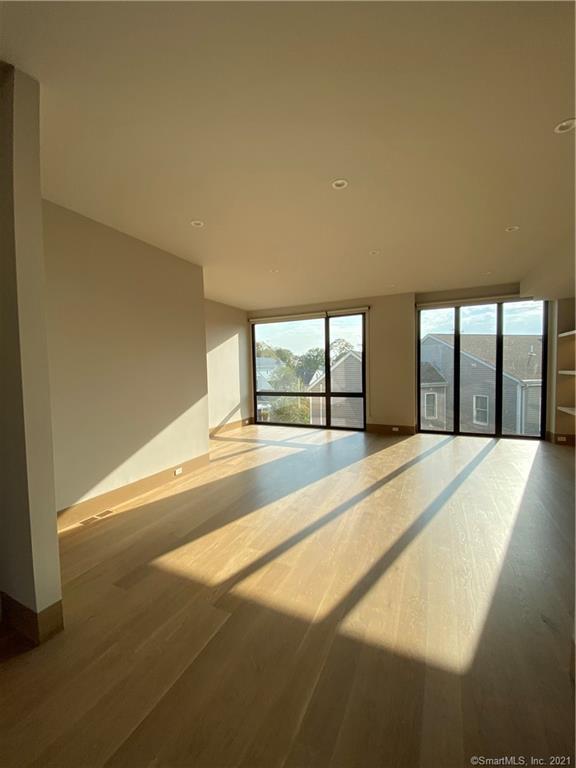 Building Photo - 998 Cove Rd