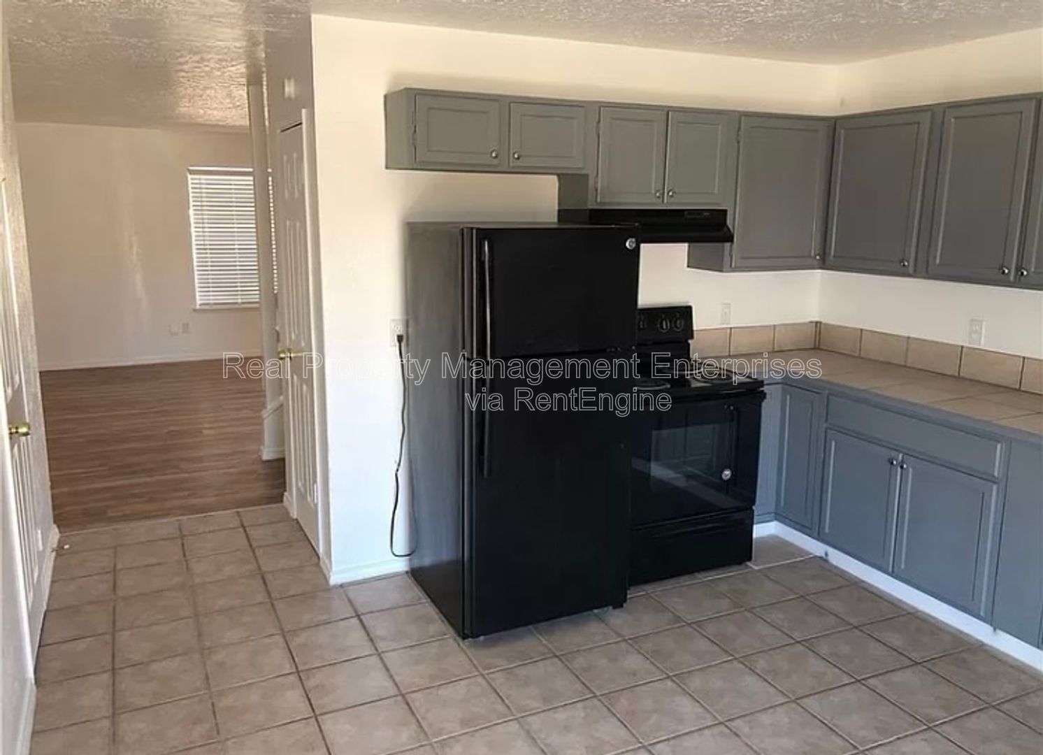 Building Photo - 1705 Beaumont Dr
