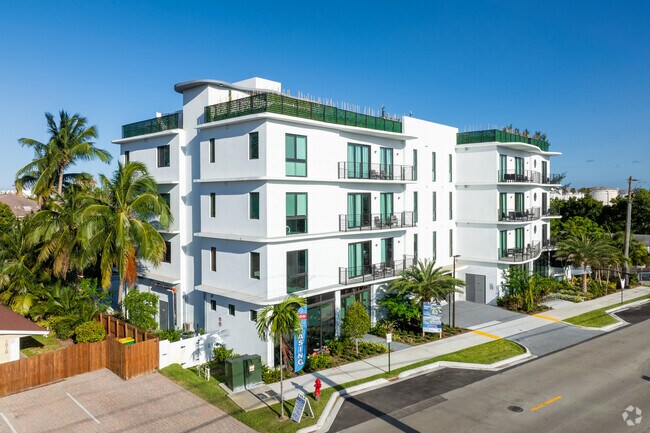 Primary Photo - Ocean Wave Apartments