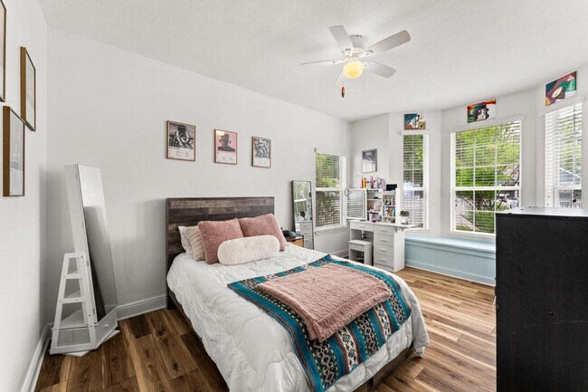 Building Photo - 486 Fanny Ann Way