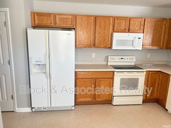 Building Photo - 2651 Vega Ct