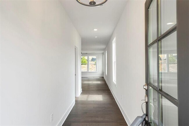 Building Photo - 1258 Winterhaven Dr