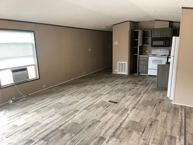 Building Photo - 3525 E Elizabethtown Rd