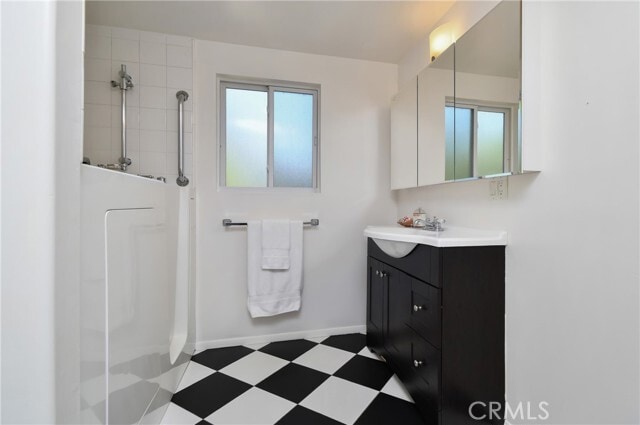 Building Photo - 9640 Farragut Dr