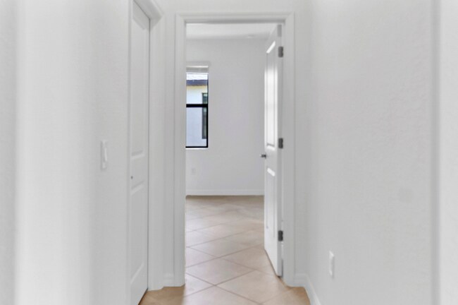 Building Photo - 14649 Palamos Cir