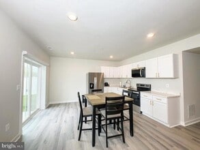 Building Photo - 6717 Glenhurst Dr