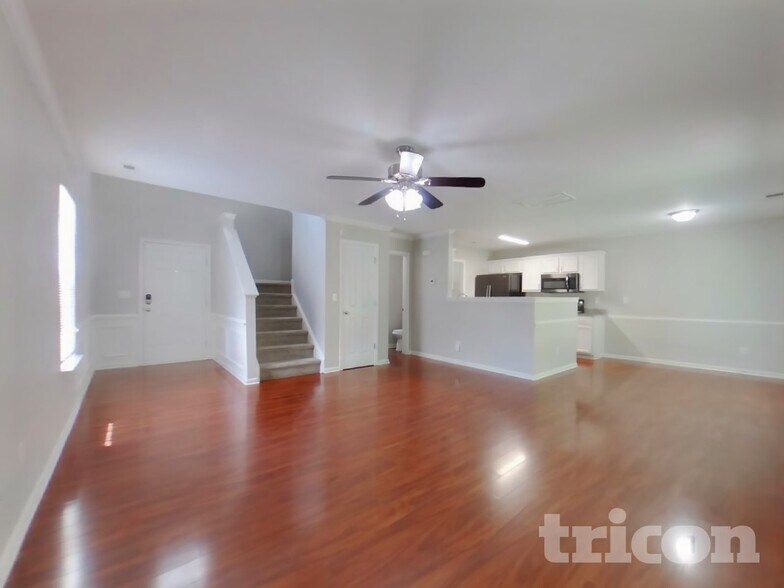 Building Photo - 6716 Commack Dr