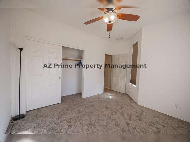 Building Photo - 2419 W Darrow St