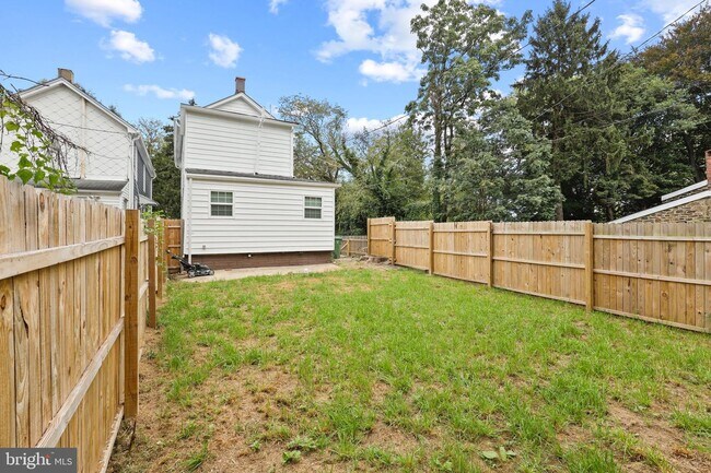 Building Photo - 3502 Buena Vista Ave