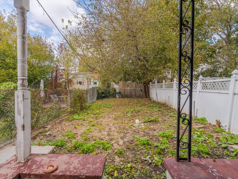 Building Photo - 19 Osborn St