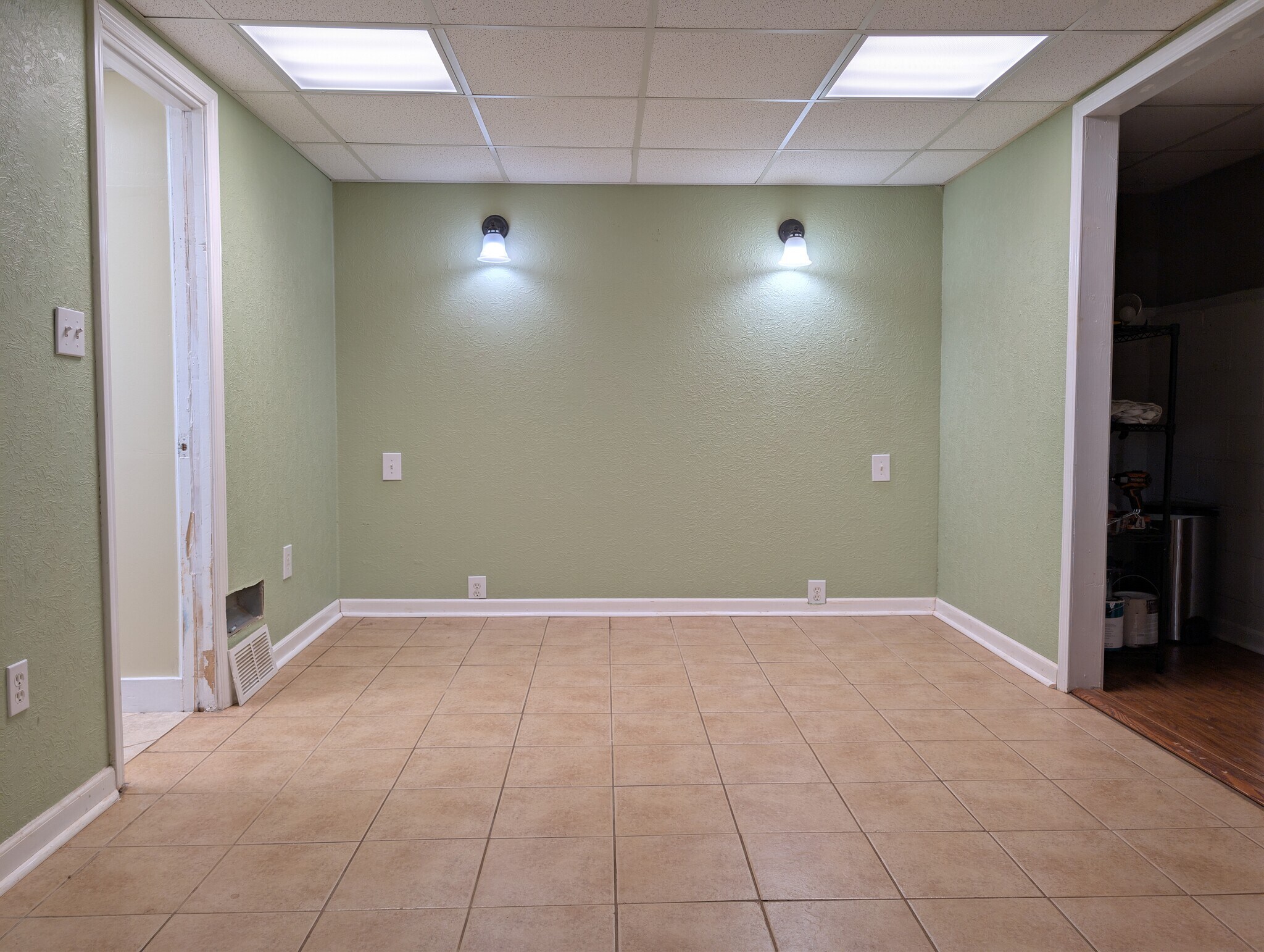 Building Photo - 442 Rustic Ridge Cir