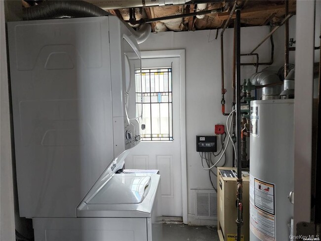 Building Photo - 34 Trenton Ave