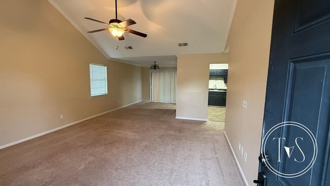 Building Photo - SPRING MOVE-IN SPECIAL AND RATE DROP ALERT...