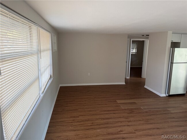 Building Photo - 7 N Jackson St