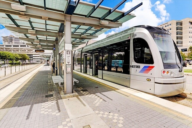 Building Photo - 1711 Old Spanish Trl