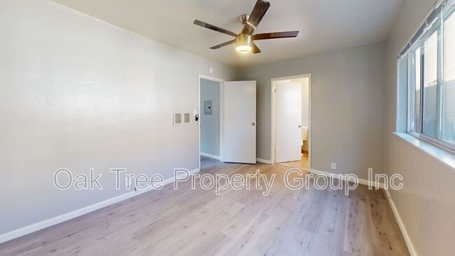 Building Photo - 824 15th St
