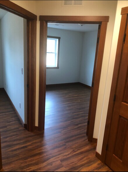 Building Photo - 1402 Maple Dr