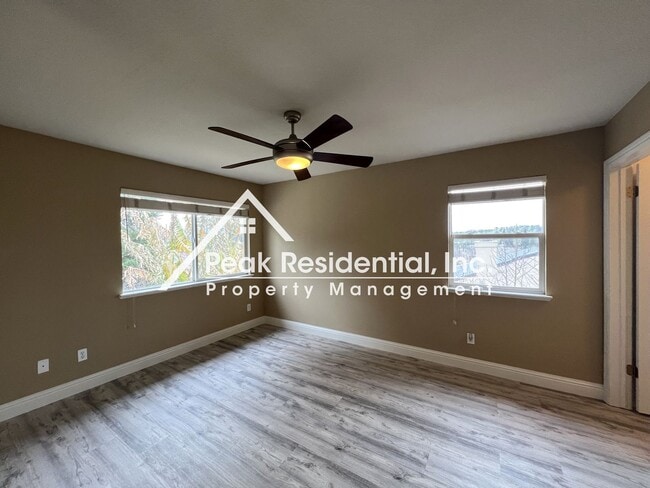 Building Photo - Beautiful Empire Ranch 5bd/3ba Home with 3 Car Garage - Must See
