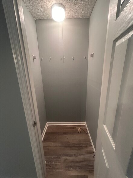 Building Photo - 6370 Harrison Pike