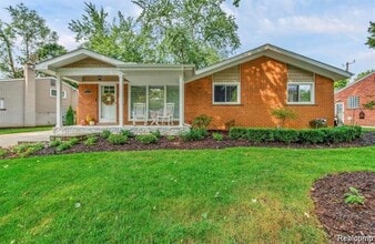 Building Photo - 1341 Catalpa Dr
