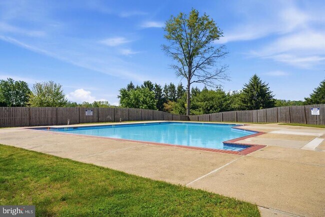 Building Photo - 22 Wyckwood Ct