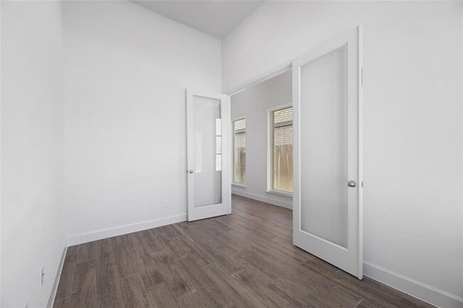 Building Photo - 123 Plumbago Loop