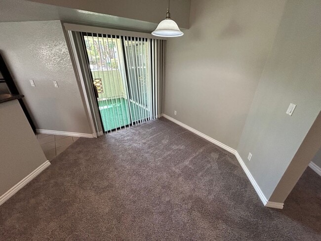 Building Photo - Charming condo in desirable West Las Vegas near Summerlin