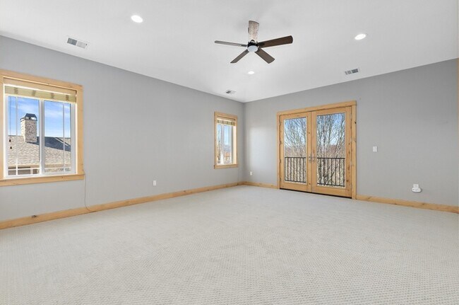 Building Photo - 348 Meadow View Pky